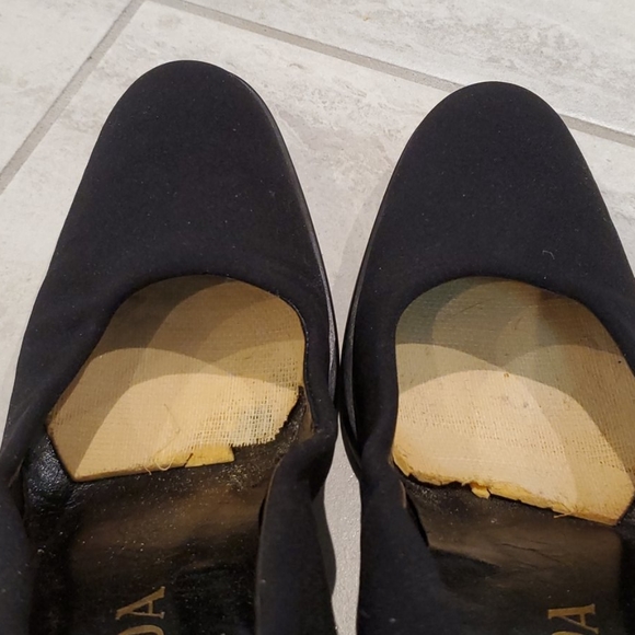 ⚡HP⚡VTG Prada Pumps - Picture 4 of 10
